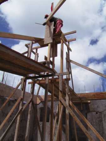 A central column for the roof