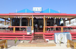 le bar on the beach