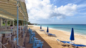 mangos restaurant setting on barnes bay beach